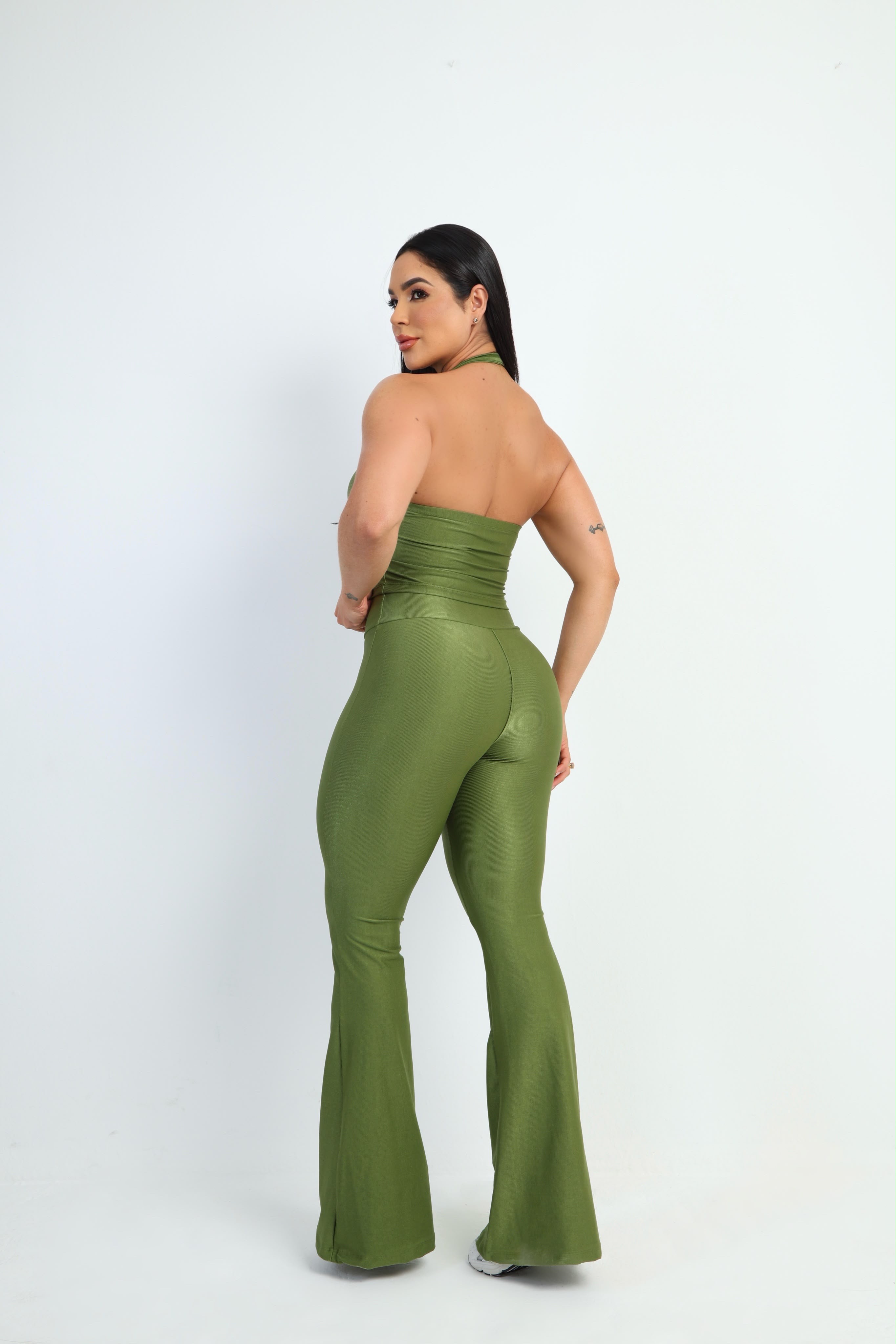 Conjunto flare canelado